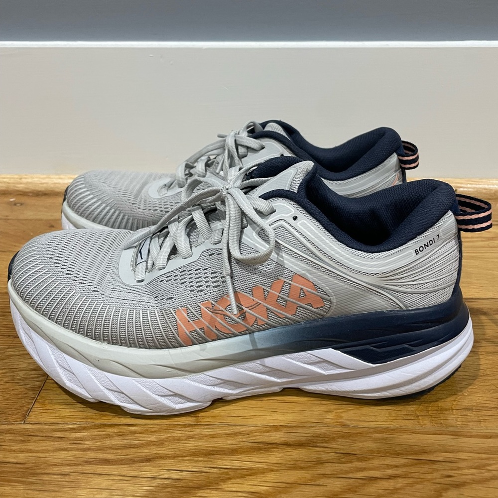 Hoka Bondi 7, women’s size 7